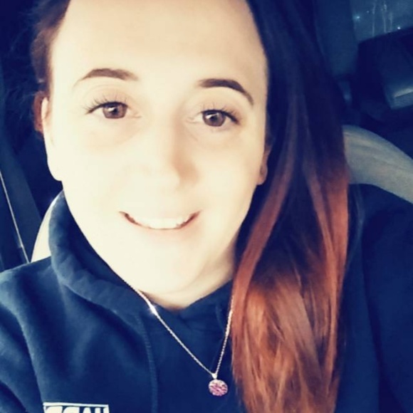 Meet your Posher, Julie - Picture 3 of 6